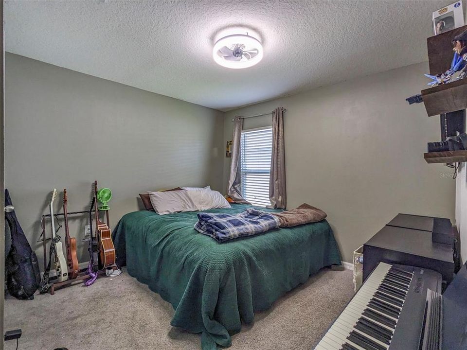 出租: $2,595 (4 贝兹, 2 浴室, 1827 平方英尺)