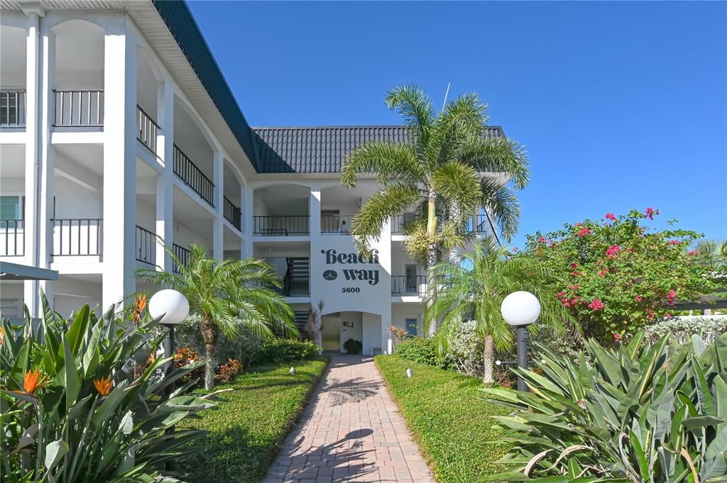 出租: $6,900 (2 贝兹, 2 浴室, 1182 平方英尺)