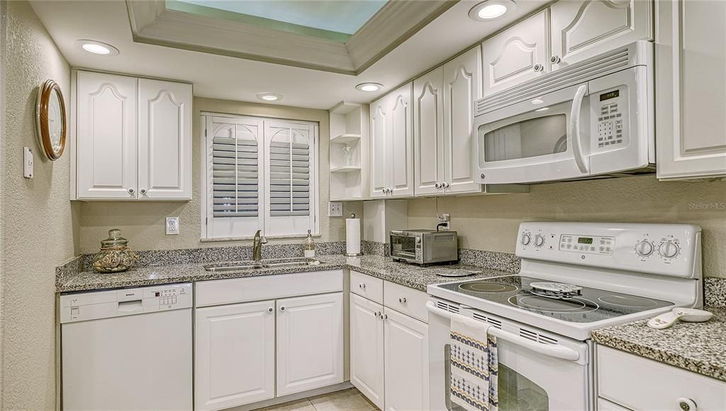 出租: $6,900 (2 贝兹, 2 浴室, 1182 平方英尺)