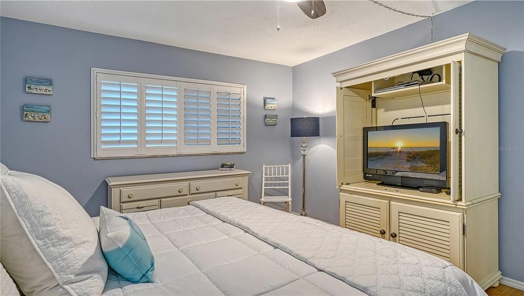 出租: $6,900 (2 贝兹, 2 浴室, 1182 平方英尺)