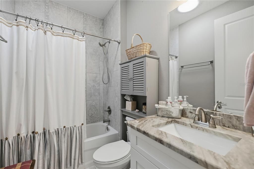 En Venta: $440,000 (3 camas, 2 baños, 1922 Pies cuadrados)