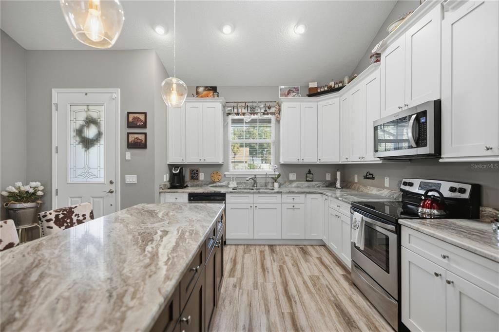 En Venta: $440,000 (3 camas, 2 baños, 1922 Pies cuadrados)