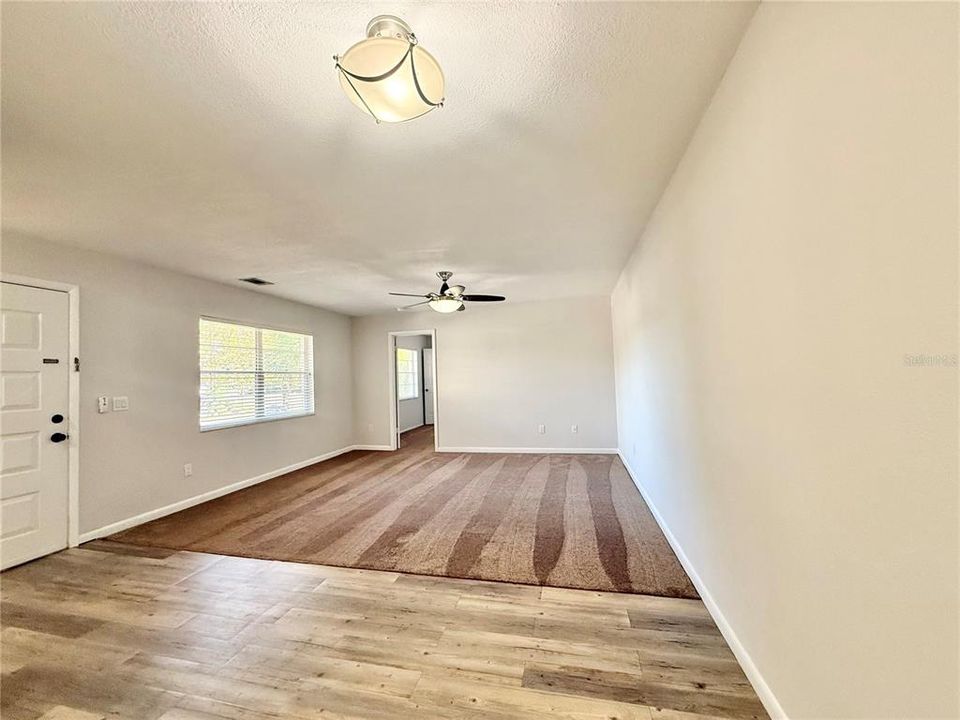 待售: $209,000 (2 贝兹, 2 浴室, 918 平方英尺)