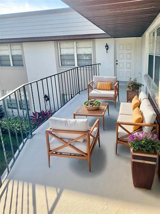 待售: $209,000 (2 贝兹, 2 浴室, 918 平方英尺)