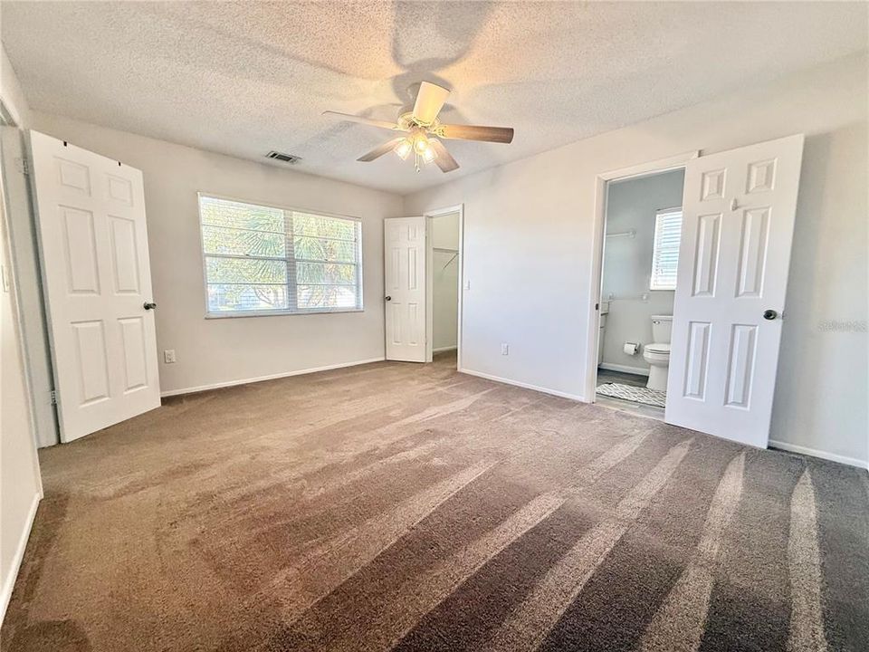 待售: $209,000 (2 贝兹, 2 浴室, 918 平方英尺)