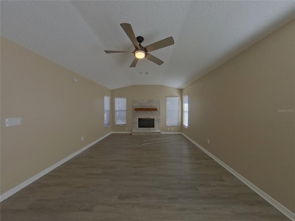 В аренду: $2,689 (4 спален, 2 ванн, 1772 Квадратных фут)