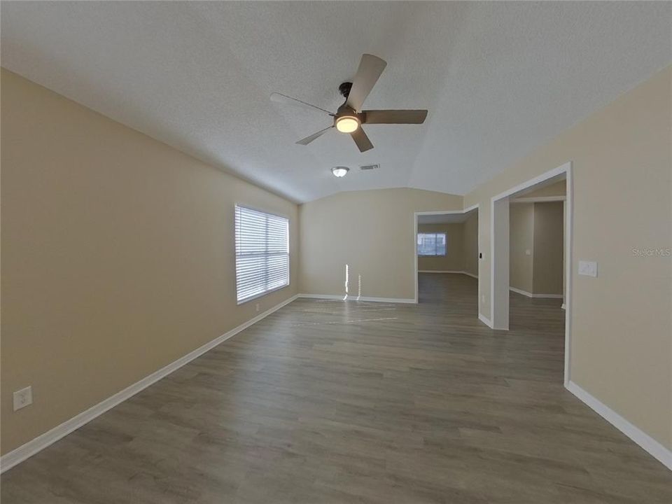 В аренду: $2,689 (4 спален, 2 ванн, 1772 Квадратных фут)