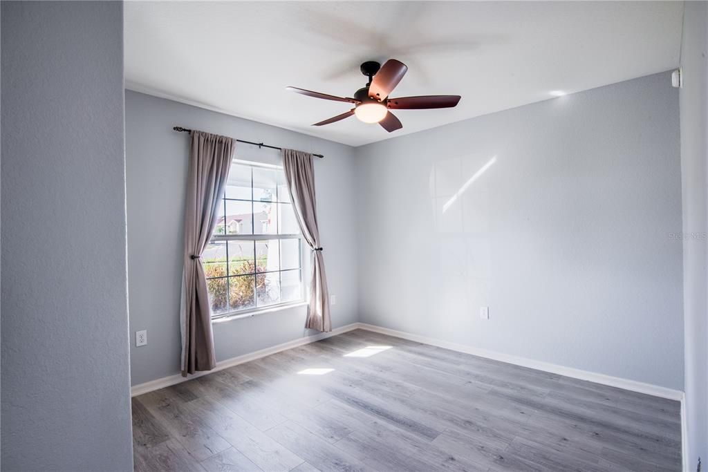 待售: $330,000 (4 贝兹, 2 浴室, 1779 平方英尺)