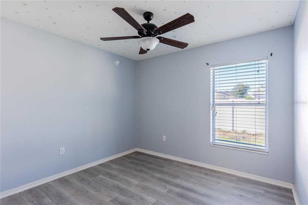 待售: $330,000 (4 贝兹, 2 浴室, 1779 平方英尺)