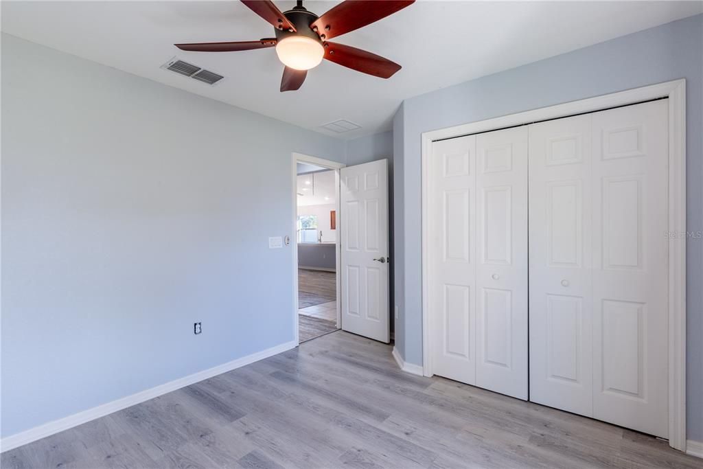 待售: $330,000 (4 贝兹, 2 浴室, 1779 平方英尺)