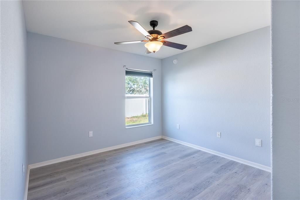 待售: $330,000 (4 贝兹, 2 浴室, 1779 平方英尺)