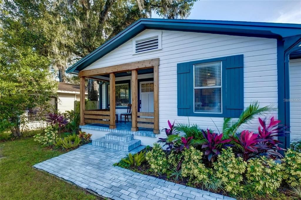 For Rent: $2,750 (3 beds, 2 baths, 1283 Square Feet)