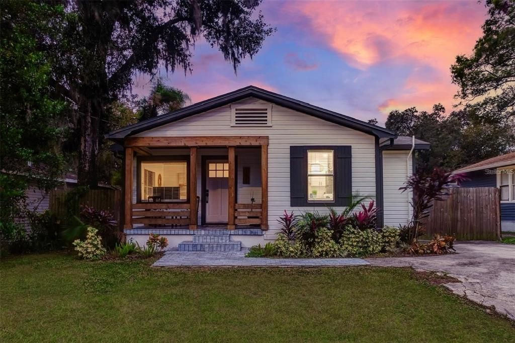 For Rent: $2,750 (3 beds, 2 baths, 1283 Square Feet)