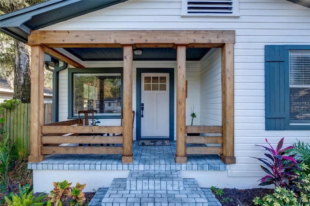 For Rent: $2,750 (3 beds, 2 baths, 1283 Square Feet)