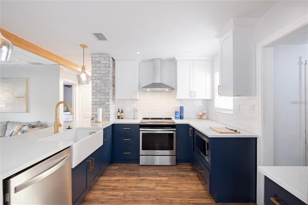 For Rent: $2,750 (3 beds, 2 baths, 1283 Square Feet)