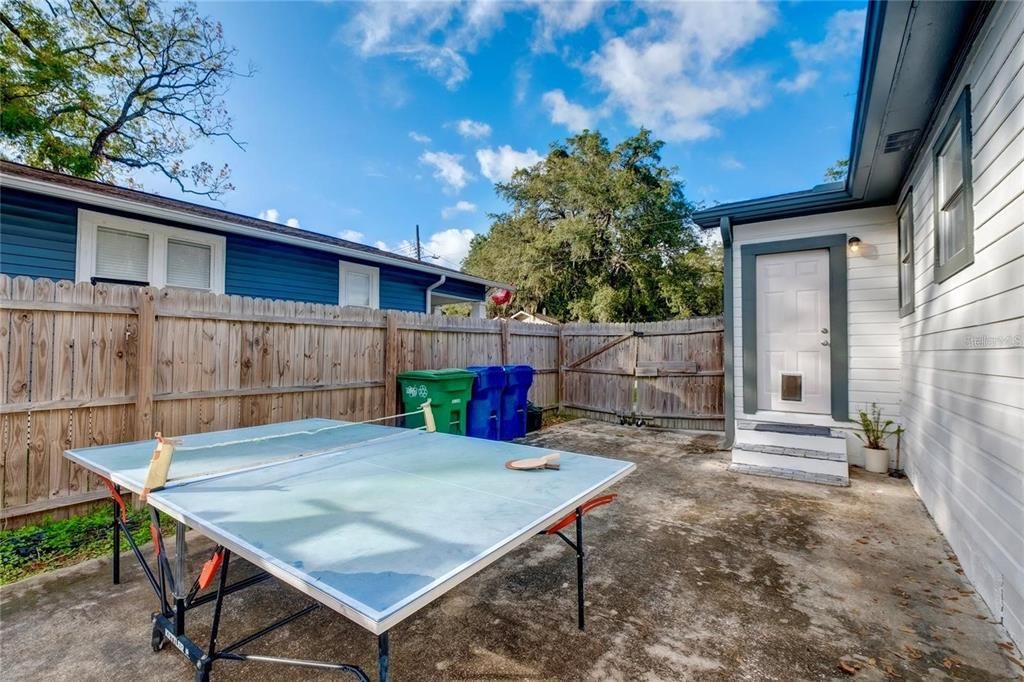 For Rent: $2,750 (3 beds, 2 baths, 1283 Square Feet)