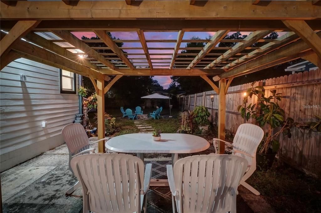 For Rent: $2,750 (3 beds, 2 baths, 1283 Square Feet)