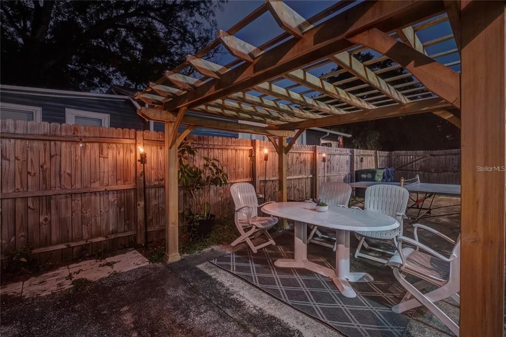 For Rent: $2,750 (3 beds, 2 baths, 1283 Square Feet)