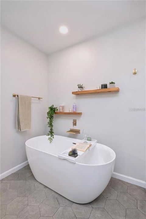 For Rent: $2,750 (3 beds, 2 baths, 1283 Square Feet)