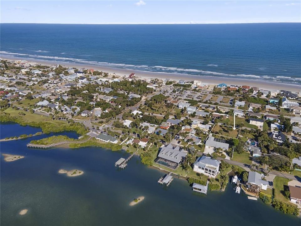 На продажу: $375,000 (0.23 acres)