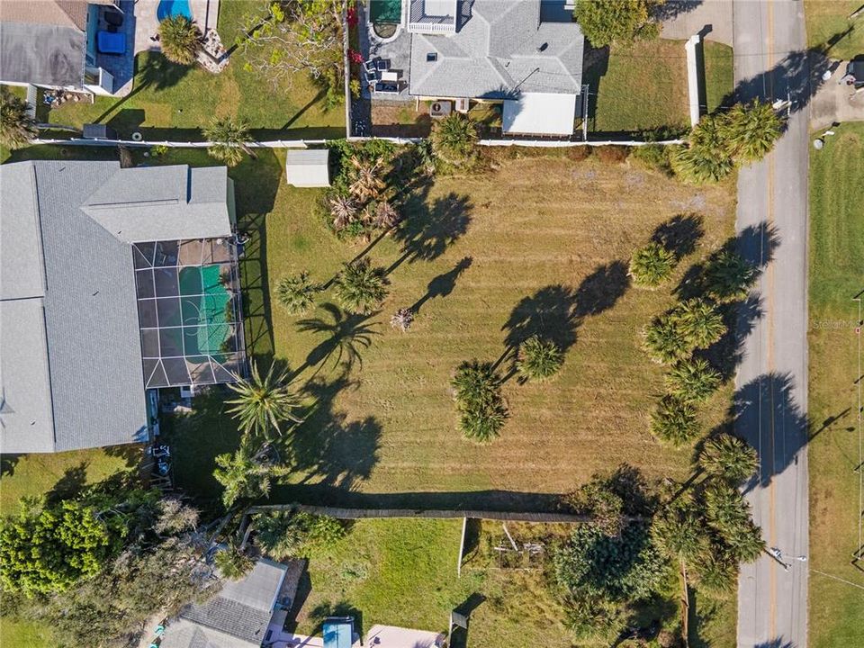 На продажу: $375,000 (0.23 acres)