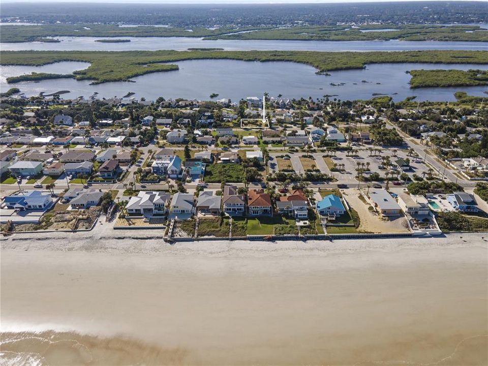 На продажу: $375,000 (0.23 acres)