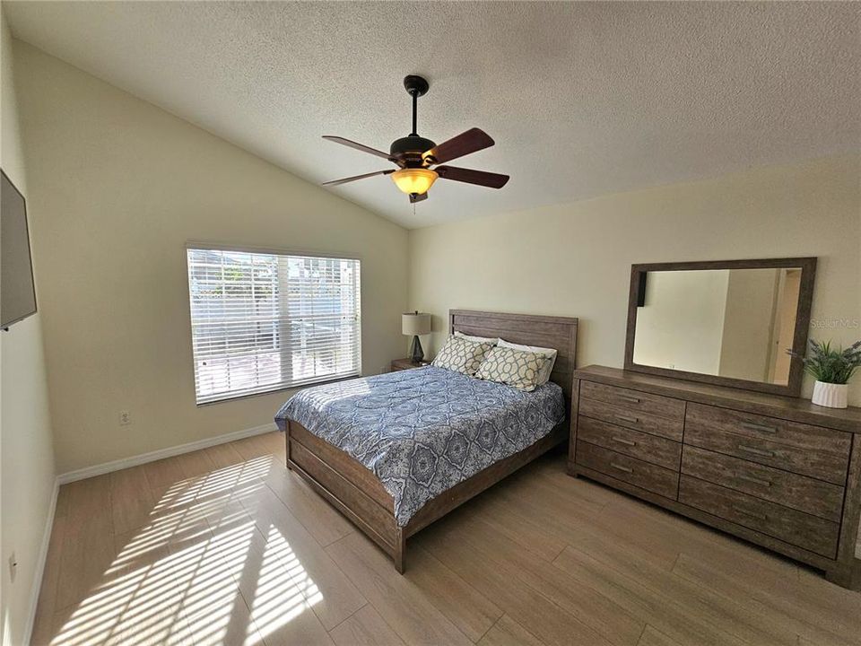 На продажу: $495,000 (4 спален, 2 ванн, 1822 Квадратных фут)