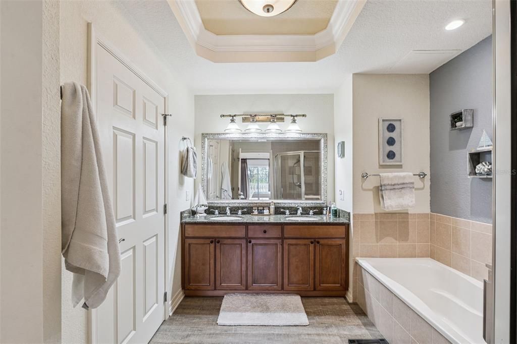 For Sale: $364,500 (3 beds, 3 baths, 1630 Square Feet)