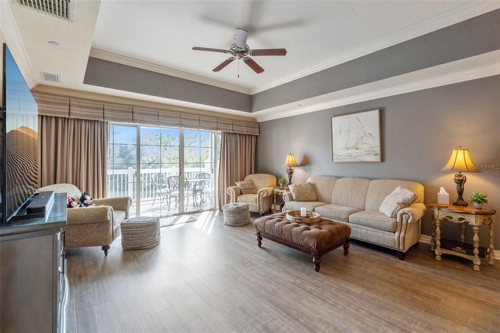 For Sale: $364,500 (3 beds, 3 baths, 1630 Square Feet)