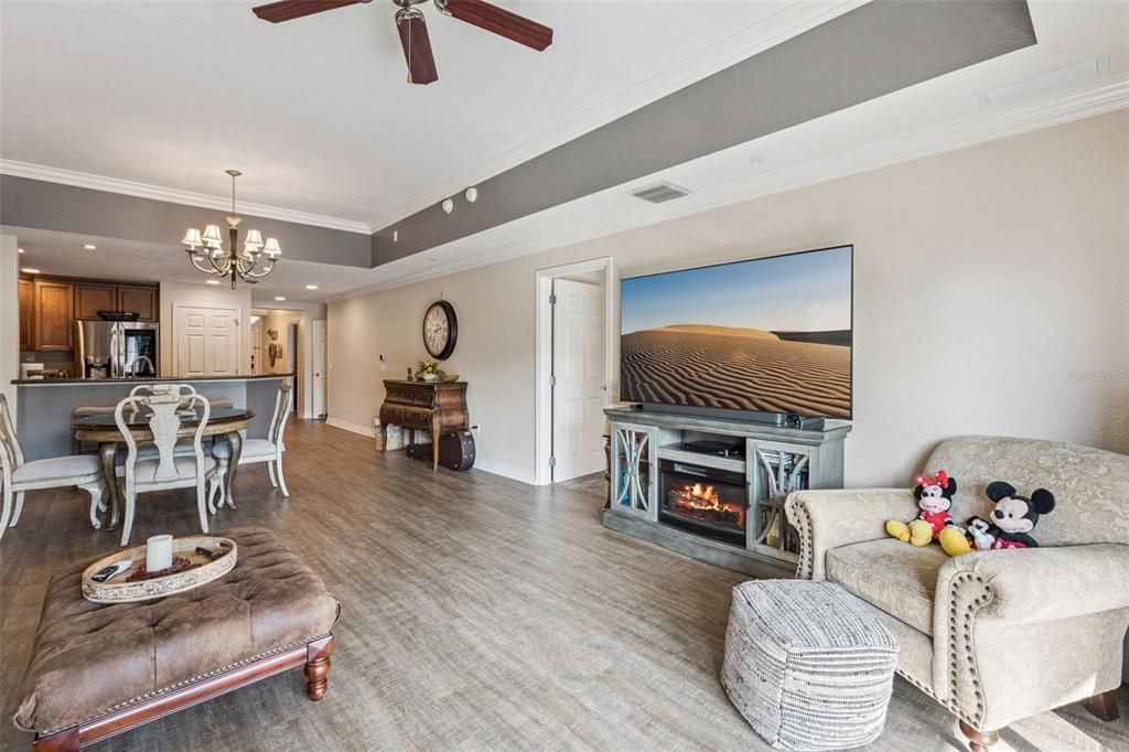 For Sale: $364,500 (3 beds, 3 baths, 1630 Square Feet)