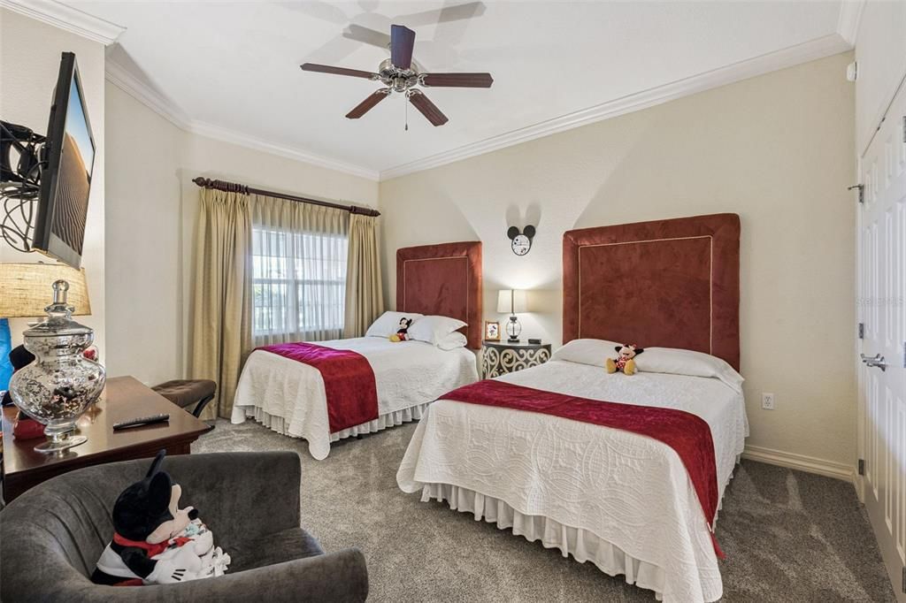 For Sale: $364,500 (3 beds, 3 baths, 1630 Square Feet)