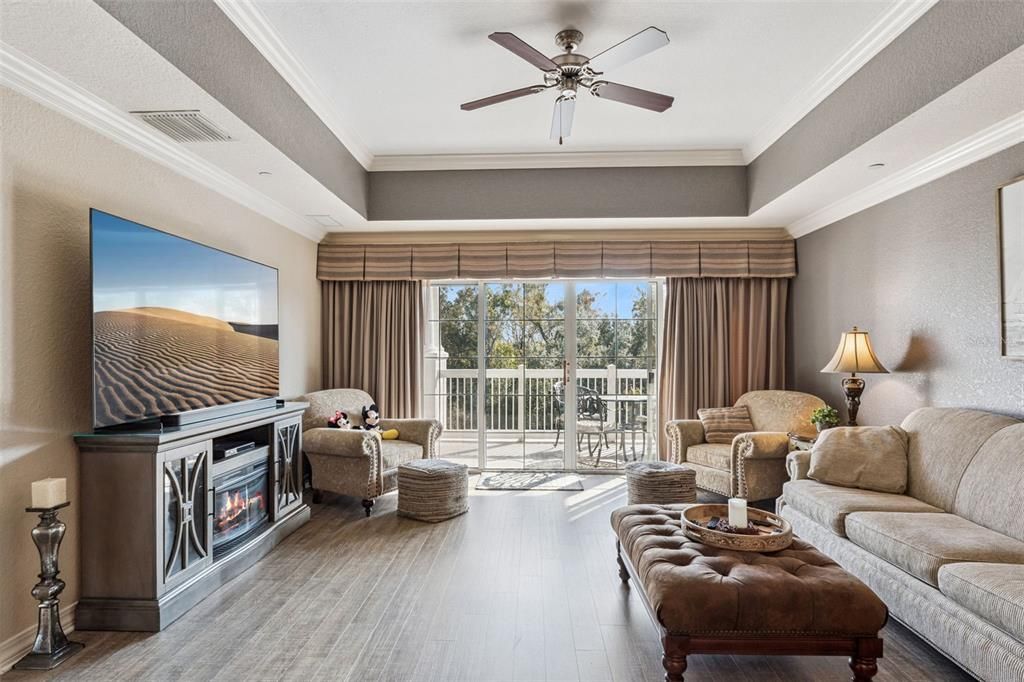 For Sale: $364,500 (3 beds, 3 baths, 1630 Square Feet)