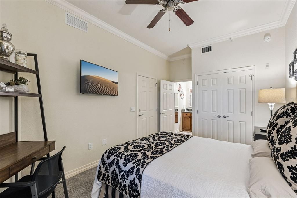 For Sale: $364,500 (3 beds, 3 baths, 1630 Square Feet)