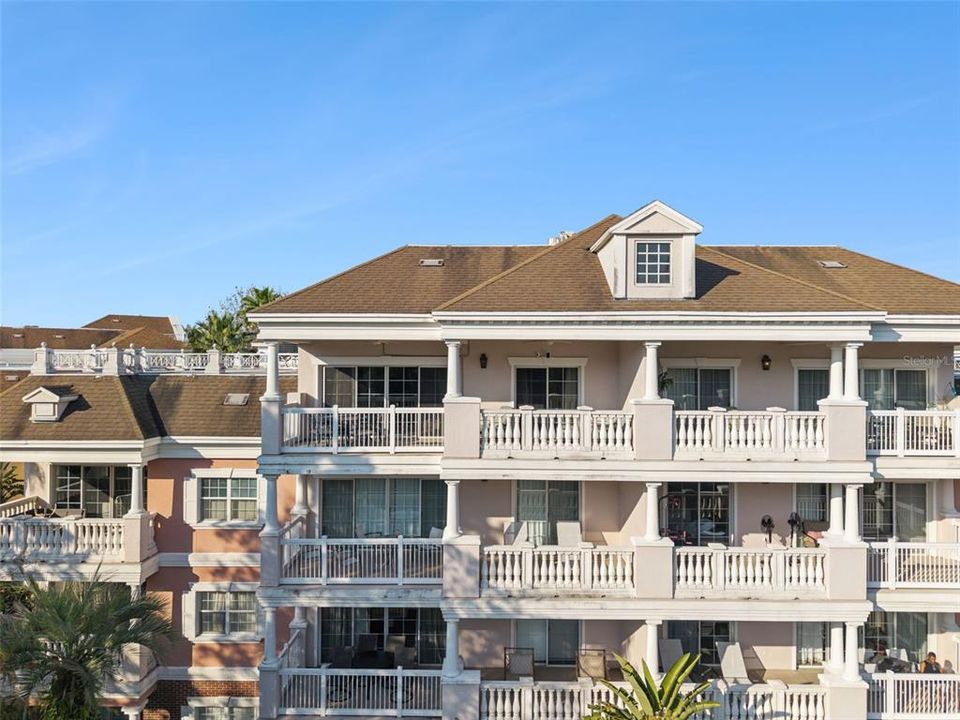 For Sale: $364,500 (3 beds, 3 baths, 1630 Square Feet)