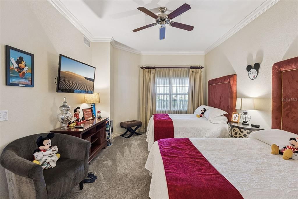 For Sale: $364,500 (3 beds, 3 baths, 1630 Square Feet)