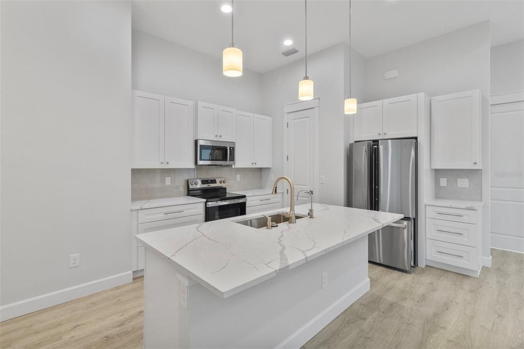 For Rent: $2,500 (3 beds, 2 baths, 2239 Square Feet)