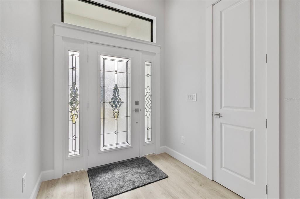 For Rent: $2,500 (3 beds, 2 baths, 2239 Square Feet)