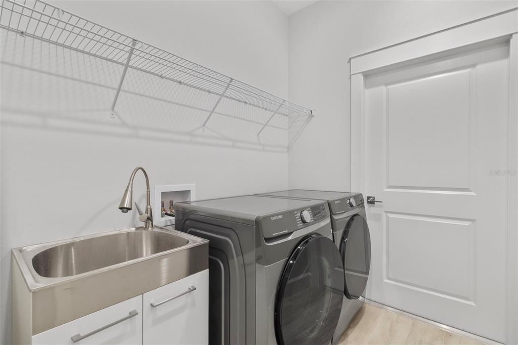 For Rent: $2,500 (3 beds, 2 baths, 2239 Square Feet)