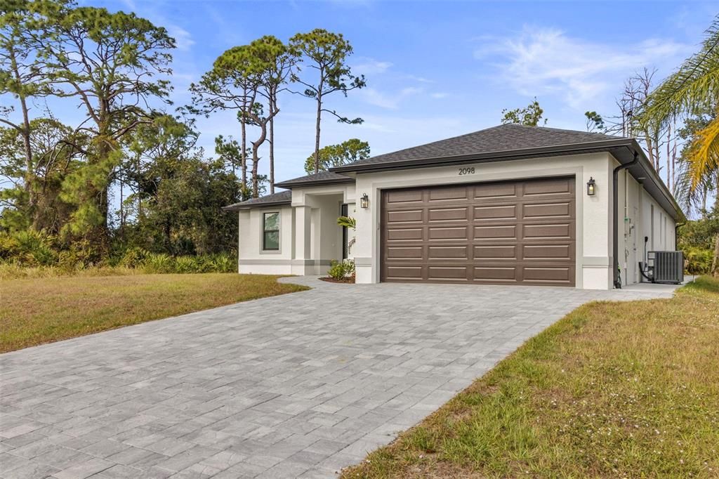 For Rent: $2,500 (3 beds, 2 baths, 2239 Square Feet)