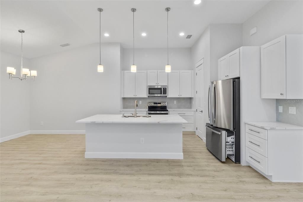 For Rent: $2,500 (3 beds, 2 baths, 2239 Square Feet)