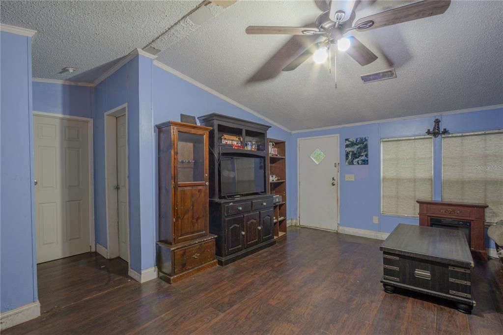 En Venta: $194,800 (3 camas, 2 baños, 1104 Pies cuadrados)