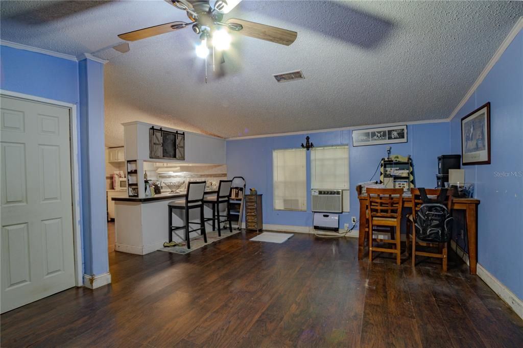 En Venta: $194,800 (3 camas, 2 baños, 1104 Pies cuadrados)