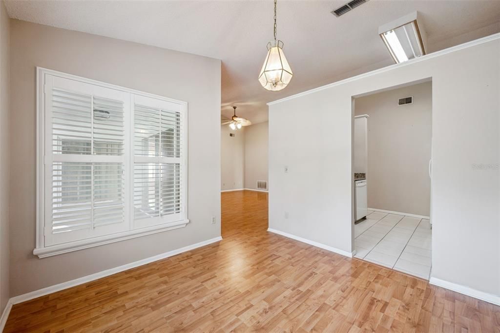 En Venta: $350,000 (2 camas, 2 baños, 1091 Pies cuadrados)