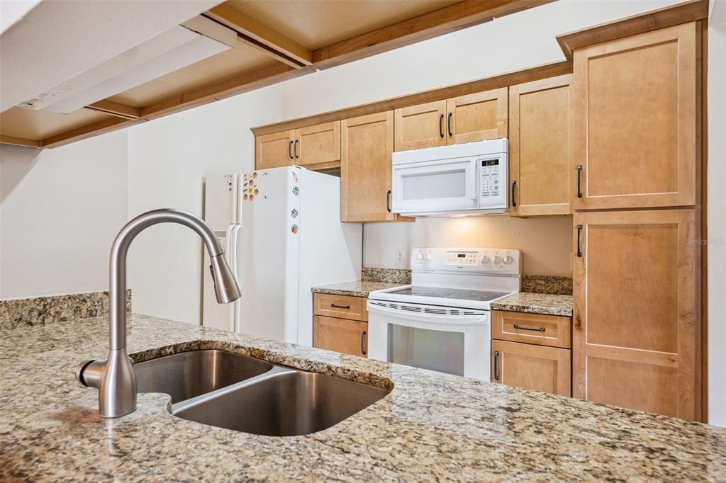 En Venta: $350,000 (2 camas, 2 baños, 1091 Pies cuadrados)