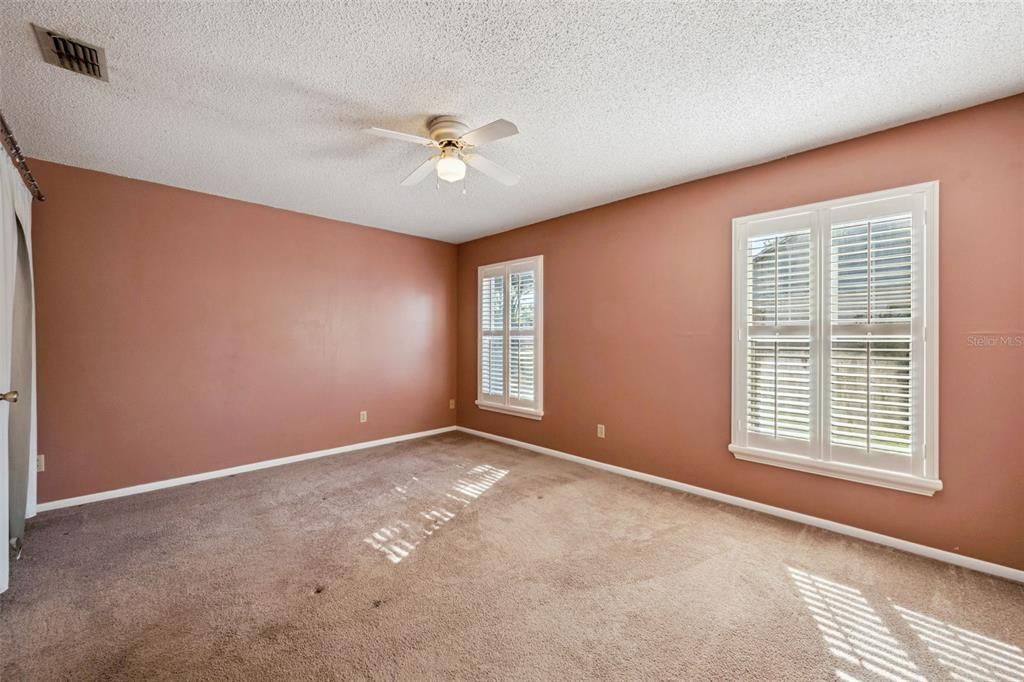 En Venta: $350,000 (2 camas, 2 baños, 1091 Pies cuadrados)