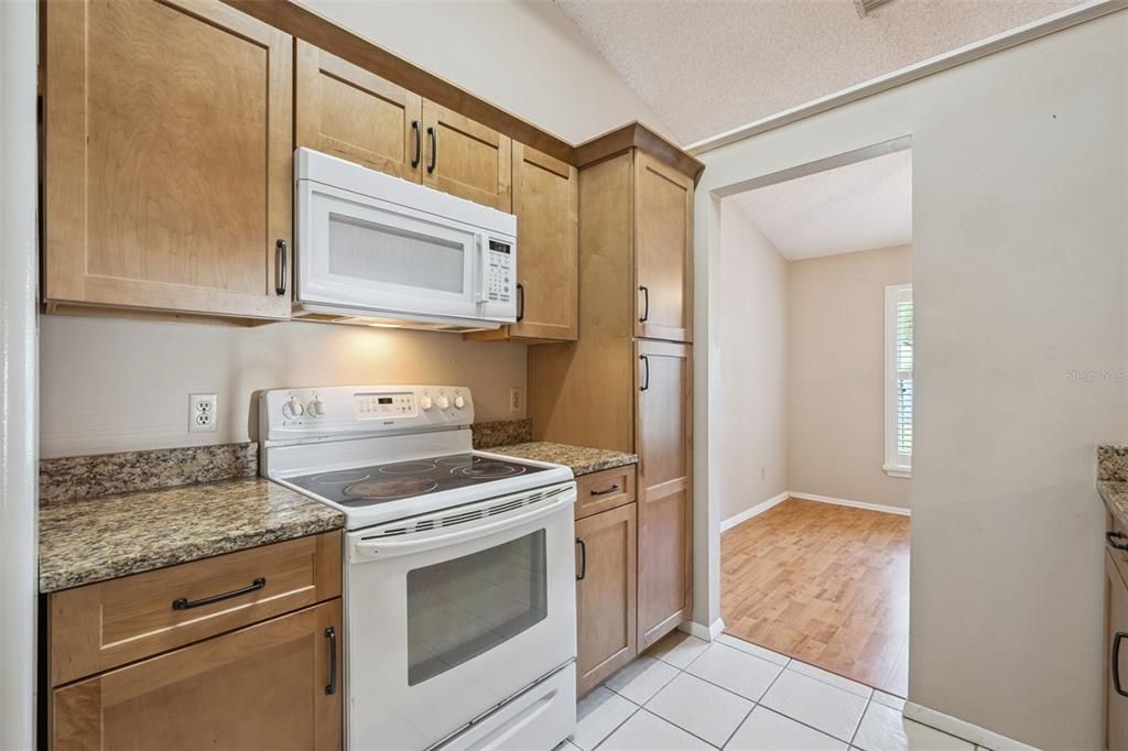 En Venta: $350,000 (2 camas, 2 baños, 1091 Pies cuadrados)