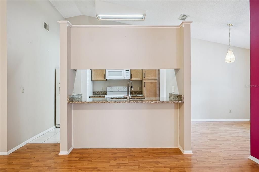 En Venta: $350,000 (2 camas, 2 baños, 1091 Pies cuadrados)