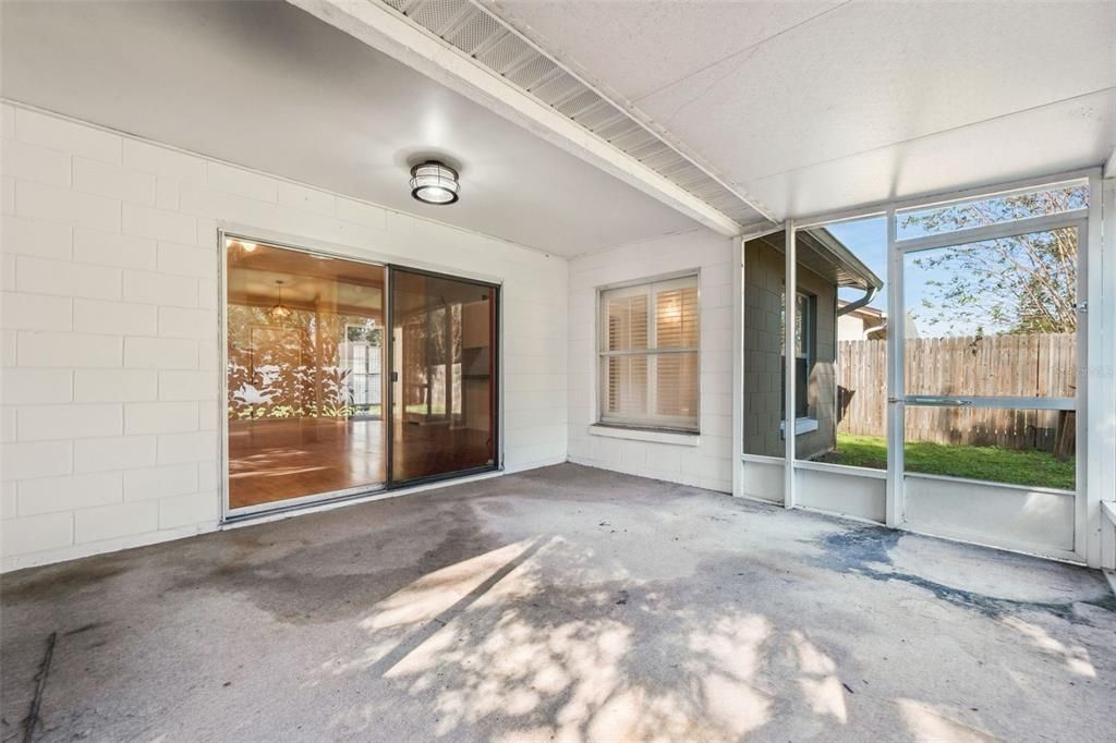 En Venta: $350,000 (2 camas, 2 baños, 1091 Pies cuadrados)