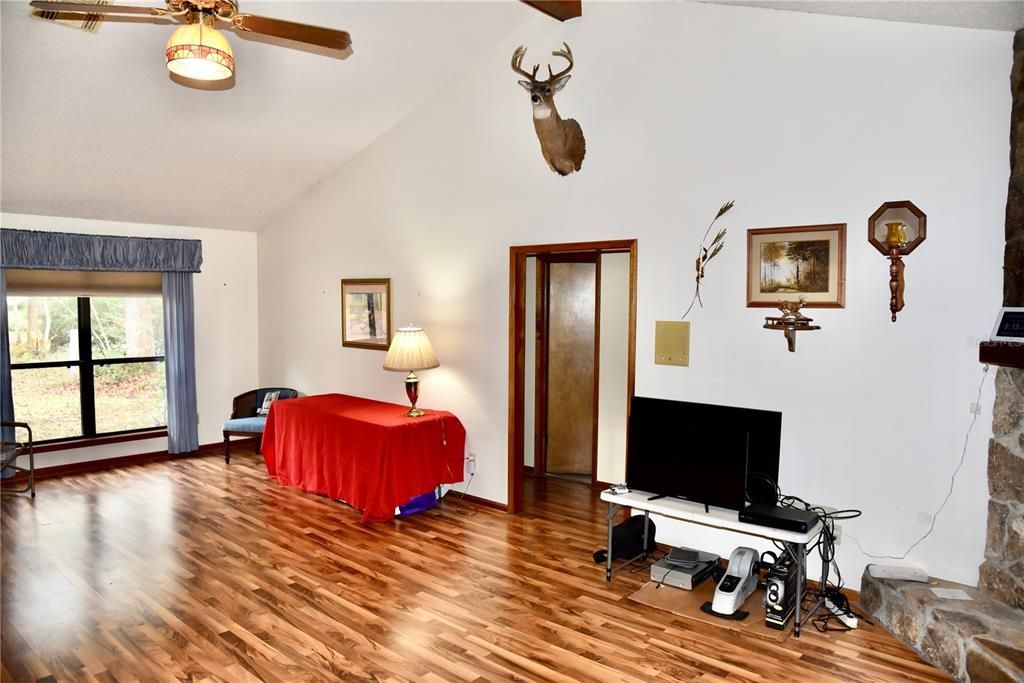 На продажу: $724,999 (3 спален, 2 ванн, 2600 Квадратных фут)