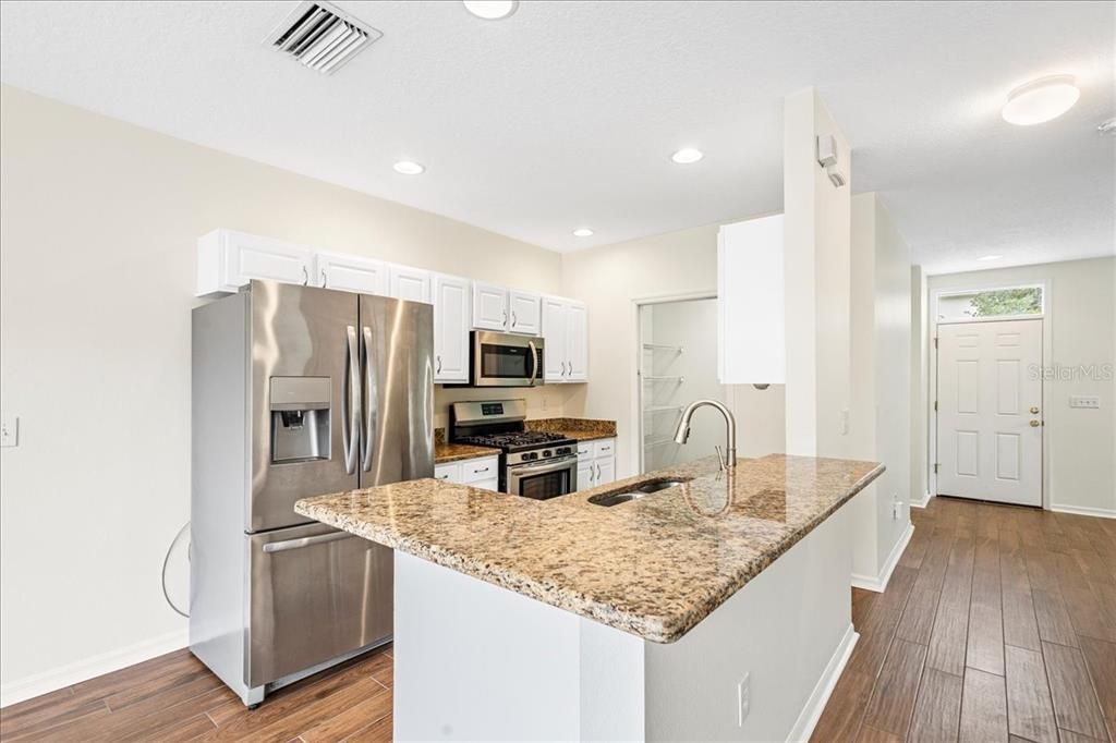 В аренду: $3,000 (3 спален, 2 ванн, 1452 Квадратных фут)